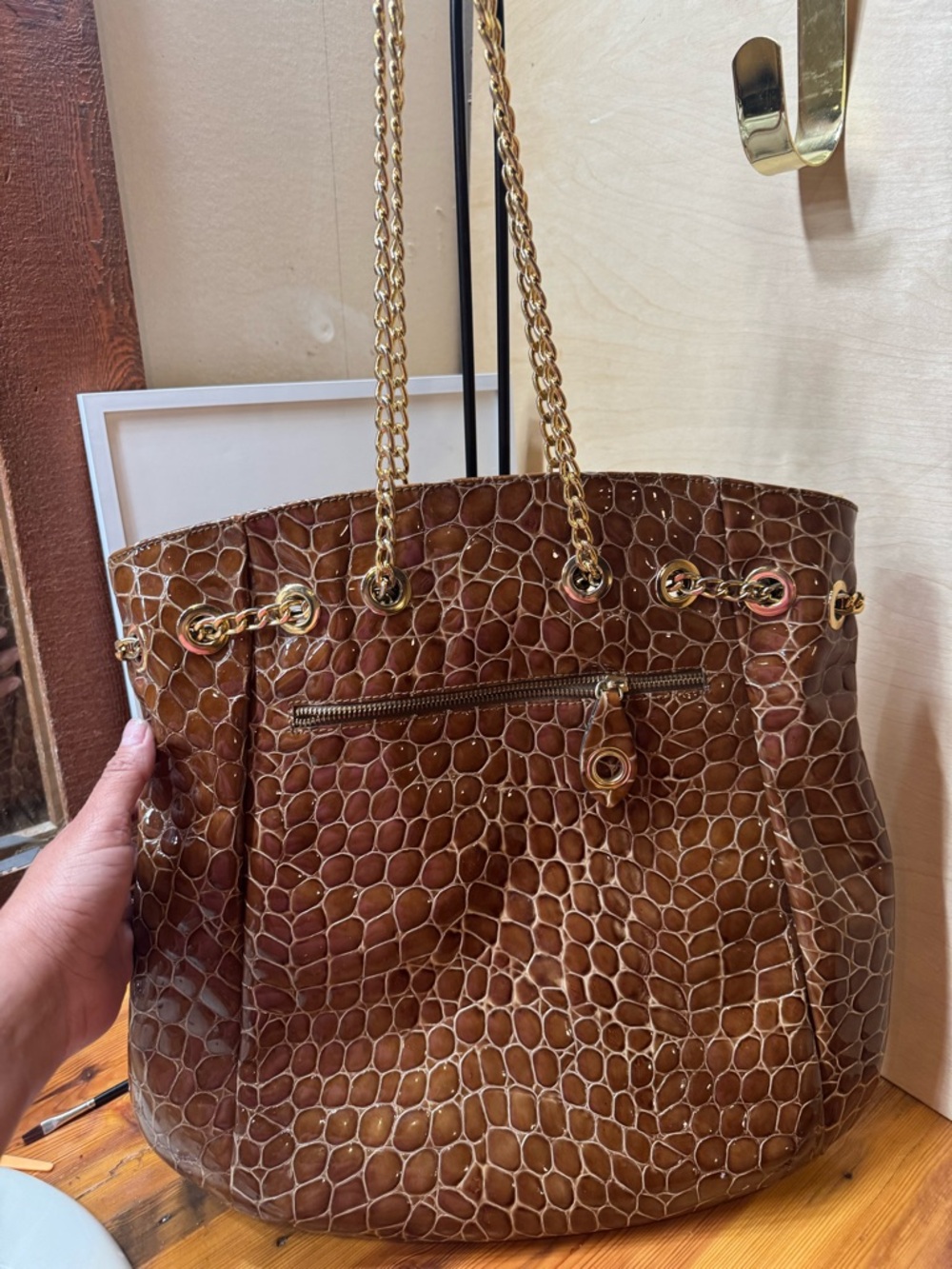 Innue made Italy genuine Leather Brown Tote large with Gold Chain Handles - Picture 14 of 16